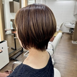 クセ毛も扱いやすくなる立体感カット