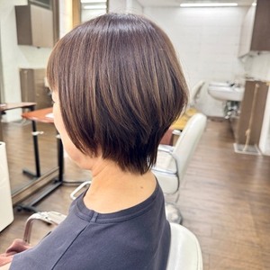 クセ毛も扱いやすくなる立体感カット