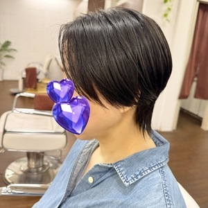 クセ毛も扱いやすくなる立体感カット