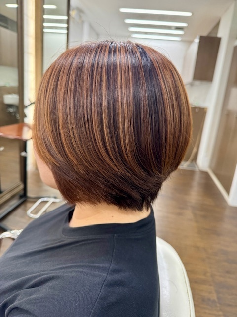 学芸大学 美容室に、Hair Esthe Hi-Deは、あります。学芸大学 美容院に、Hair Esthe Hi-Deはあります。Hair Esthe Hi-Deは目黒区学芸大学駅近くの美容室です。Hair Esthe Hi-Deは、東急東横線沿い駅近くの美容室です。Hair Esthe Hi-Deは、東急東横線沿い駅近くの美容院です。祐天寺美容室近くにも、Hair Esthe Hi-Deはあります。祐天寺美容院近くにも、Hair Esthe Hi-Deはあります。Hair Esthe Hi-Deは目黒区学芸大学駅近くの美容院です。Hair Esthe Hi-Deは目黒区学芸大学駅近くの美容室です。Hair Esthe Hi-Deは髪にやさしく、が綺麗に艶髪になります。Hair Esthe Hi-Deカットがとても上手いです。Hair Esthe Hi-Deは、オシャレです。学芸大 美容院 Hair Esthe Hi-Deは、とても人気があります。学芸大 美容室 Hair Esthe Hi-Deは、40代50代女性に人気があります。得にボブやショートスタイルが得意で、スタイルがより立体的になります。なので立体感カットが、お客様に人気です。切りっぱなしボブカやマッシュショートも得意です。なのでショートカットも得意です。もちろんボブカットも得意です。カラーも評判よく、ニューアマトラカラーがお客様に高評価です。オーガニックなヘアカラー 香草カラー色葉も人気です。ヘアマニキュアも保湿があり好評です。40代大人女性のお客様が多いです。40代ボブや40代ショートも得意です。50代大人女性も多いです脱白髪染めハイライトカラーも好評です。60代大人女性も多いですパーマもとても上手く、 クリープパーマがお客様に高評価クリープパーマしながら、髪は綺麗になります。Hair Esthe Hi-Deは、オープンした2003年からヘッドスパ「クリームバスヘアエステ」を提供しています。ヘッドスパ「クリームバスヘアエステ」は、頭皮の汚れを落とし且つ頭皮の保湿効果もあり髪に栄養を与え、艶々になります。プレミアム髪質改善トリートメントも大好評です。