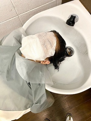目黒区学芸大学美容室の1つにハイド美容室があります。学芸大学美容院の1つはHi-Deがあります。東横線学芸大学駅美容室にハイド美容室があります。 学芸大学駅美容院にHi-Deがあります。カットが上手い カラーやパーマや縮毛矯正は髪に優しい目黒区学芸大学美容室人気のサロンです。学芸大学美容院人気のお店です。東横線学芸大学駅近くにある美容室です。目黒区ハイド美容室はマンツーマンサロンです。ハイド美容院はマンツーマン美容室です。ハイドは、コロナウイルス感染拡大防止に努めている美容室です。新型コロナウイルス感染拡大防止に、最大限に配慮しながら営業しております。お客様同士が接触しないよう、サロン自体を個室のようにしています。