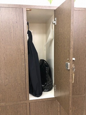目黒区学芸大学美容室の1つにハイド美容室があります。学芸大学美容院の1つはHi-Deがあります。東横線学芸大学駅美容室にハイド美容室があります。 学芸大学駅美容院にHi-Deがあります。カットが上手い カラーやパーマや縮毛矯正は髪に優しい目黒区学芸大学美容室人気のサロンです。学芸大学美容院人気のお店です。東横線学芸大学駅近くにある美容室です。目黒区ハイド美容室はマンツーマンサロンです。ハイド美容院はマンツーマン美容室です。ハイドは、コロナウイルス感染拡大防止に努めている美容室です。新型コロナウイルス感染拡大防止に、最大限に配慮しながら営業しております。お客様同士が接触しないよう、サロン自体を個室のようにしています。